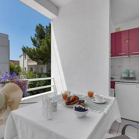 Apartment Ivica Makarska